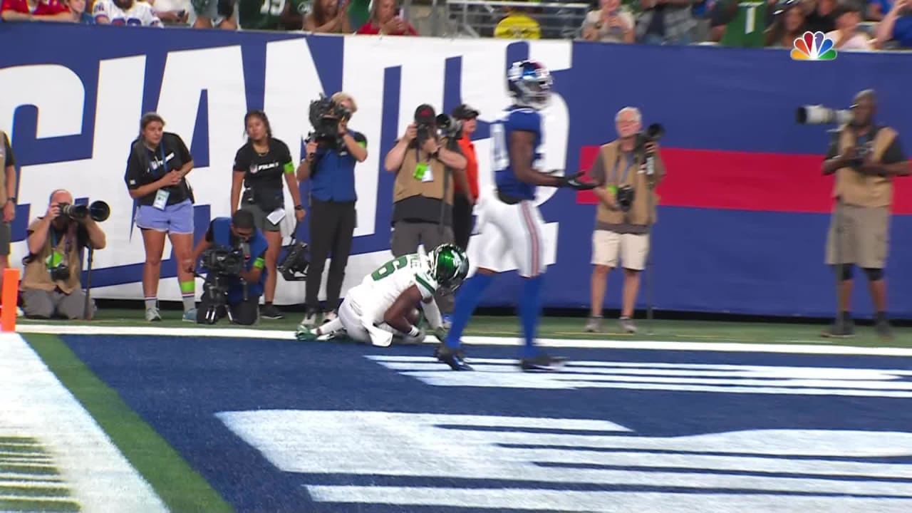 New York Jets on X: what a throw by Tim Boyle!! Touchdown Jets! #NYJvsNYG  on WNBC & NFLN  / X