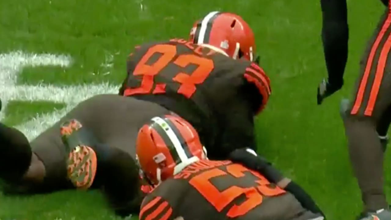 Trevon Coley Dives On Fumble To Recover For Browns