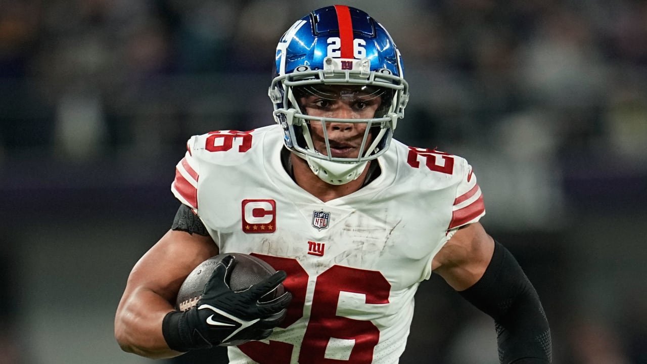 Frustrated Giants RB Saquon Barkley doesn't rule out sitting out for 2023  season