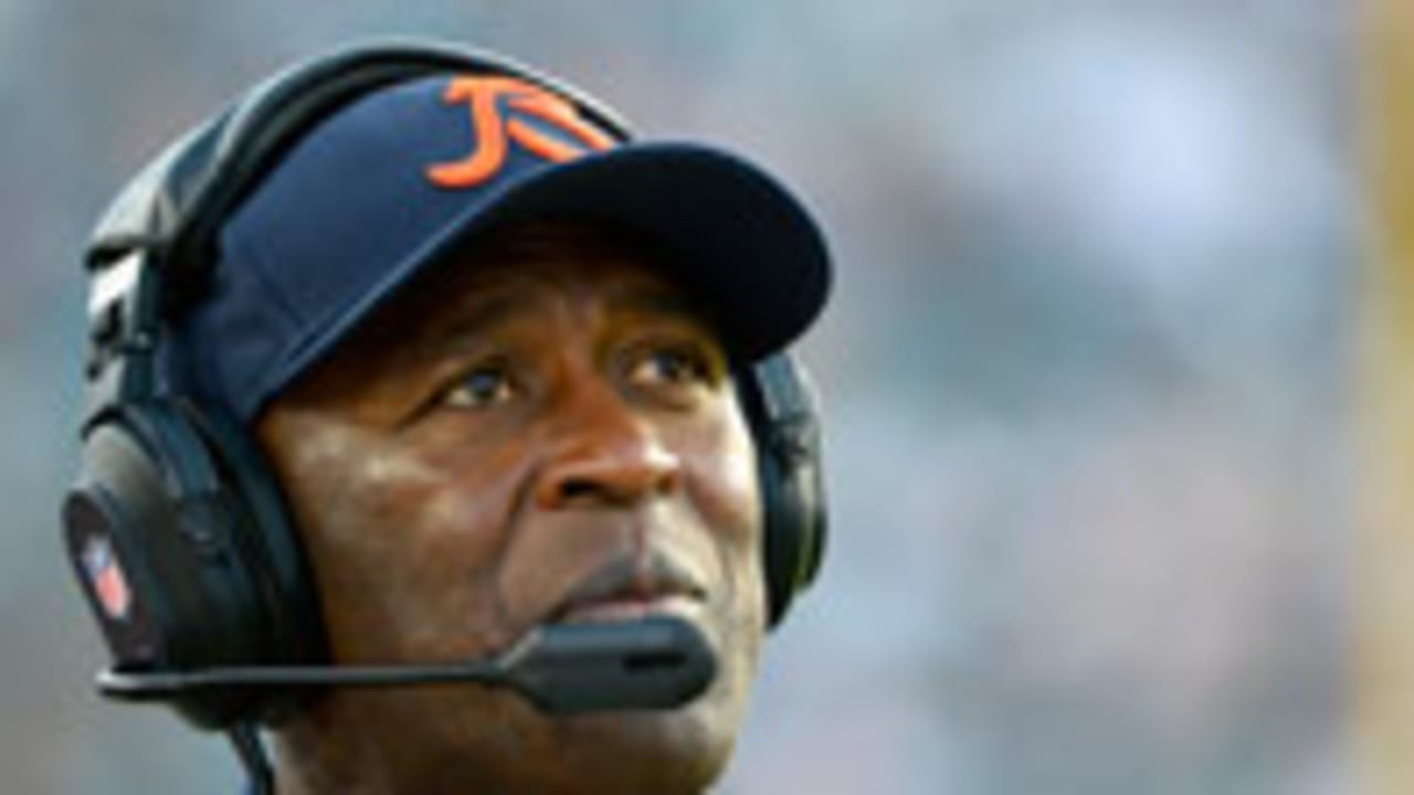Lovie-Smith-121010-Spot.jpg