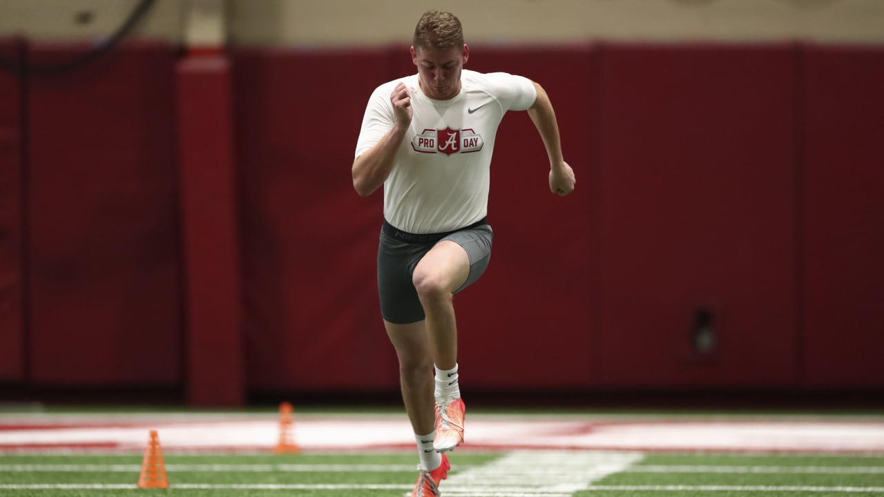 Alabama Crimson Tide quarterback Mac Jones runs 40yard dash at pro day