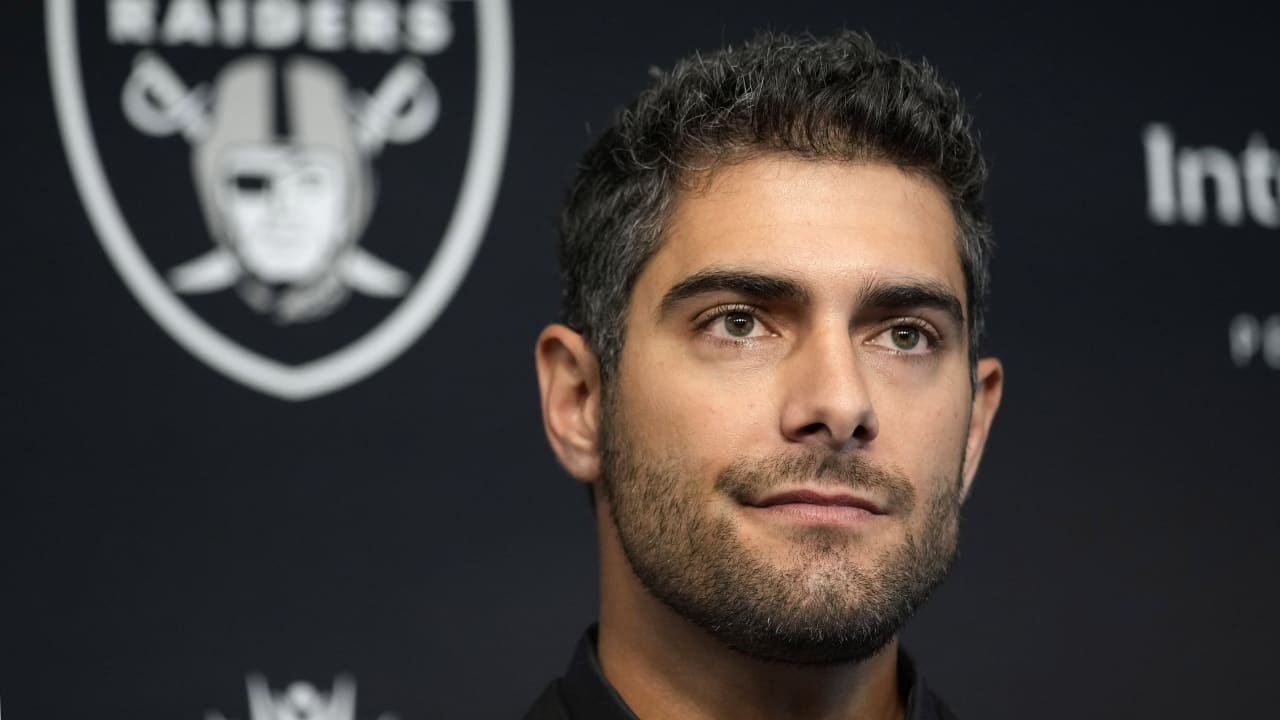 Raiders coach Josh McDaniels embracing Jimmy Garoppolo despite injury risk