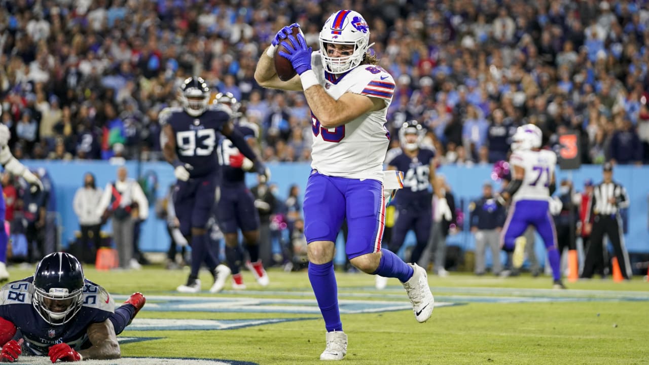 Buffalo Bills tight end Tommy Sweeney (89) at the line of scrimmage during  the first half an NFL football game against the New England Patriots,  Thursday, Dec. 1, 2022, in Foxborough, Mass. (