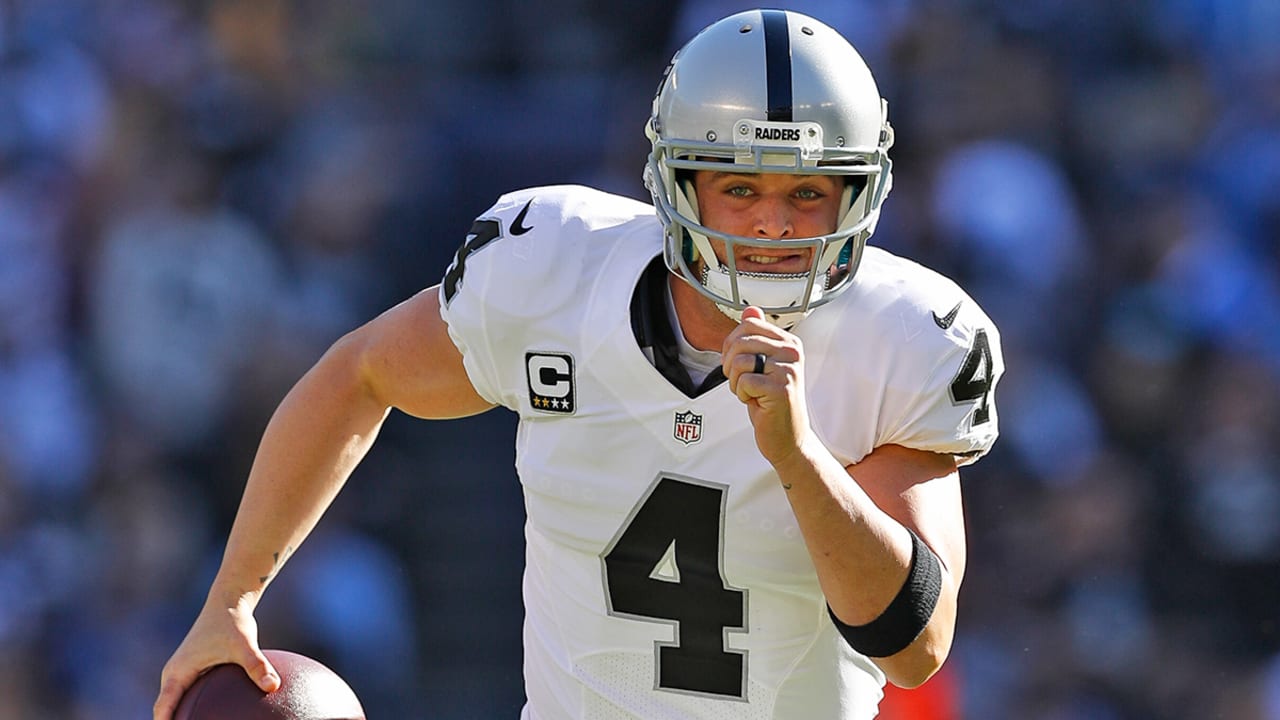 Las Vegas Raiders: Is Derek Carr finally getting deserved respect?