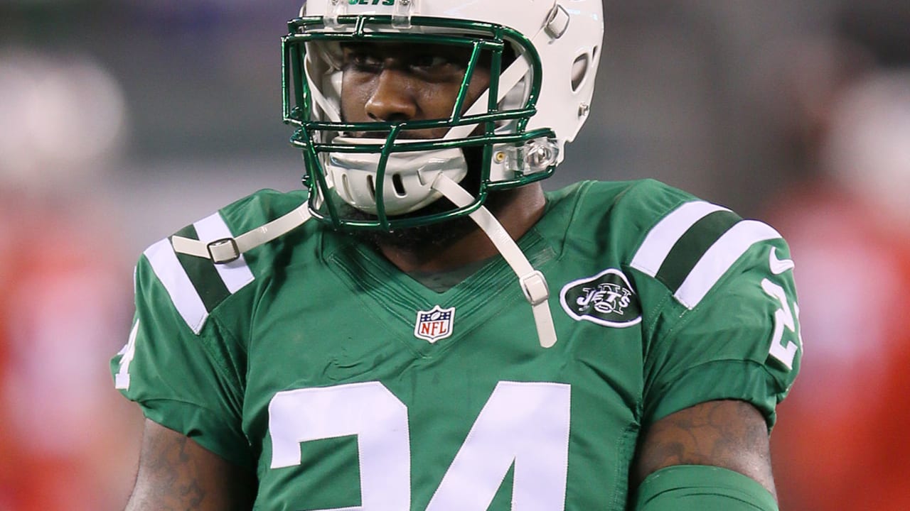 darrelle-revis-spot_151126.jpg