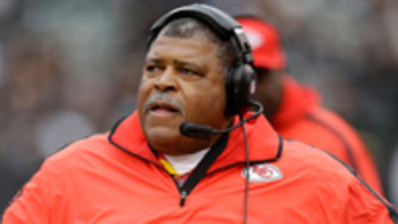 Romeo Crennel fired as coach of Kansas City Chiefs