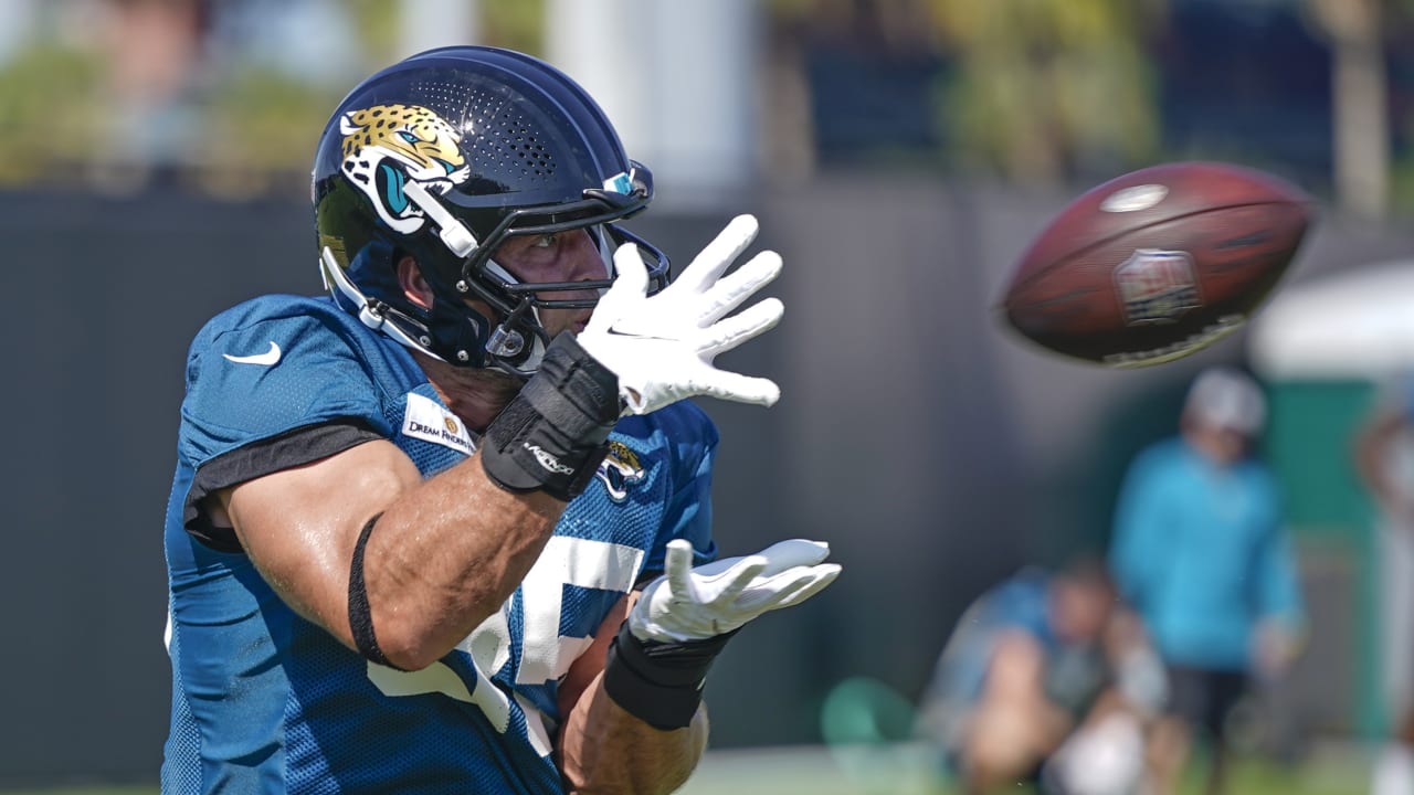 Tim Tebow trying to show he belongs on Jaguars' roster