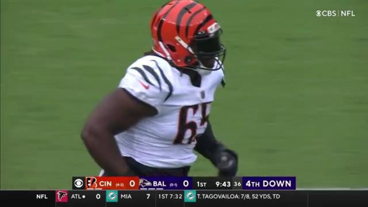 Bengals DT Ogunjobi out of playoff game with foot injury