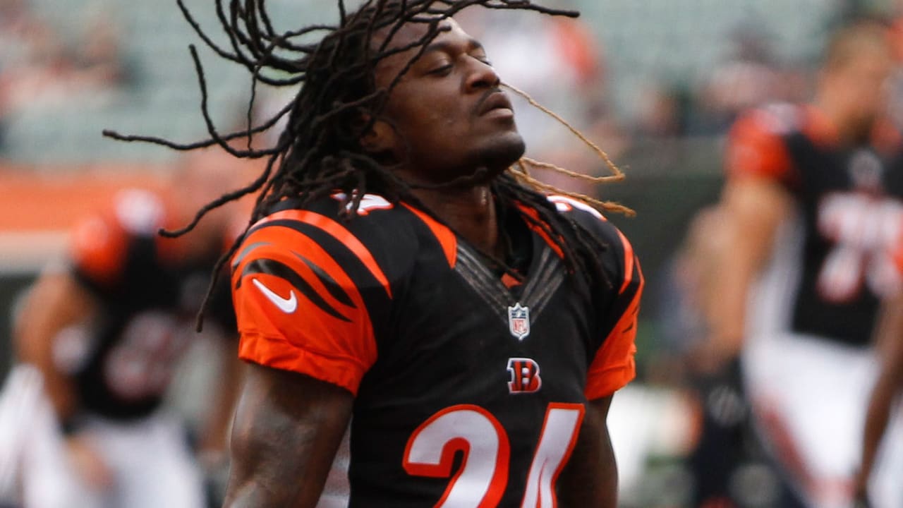 adam-jones-spot_150914.jpg