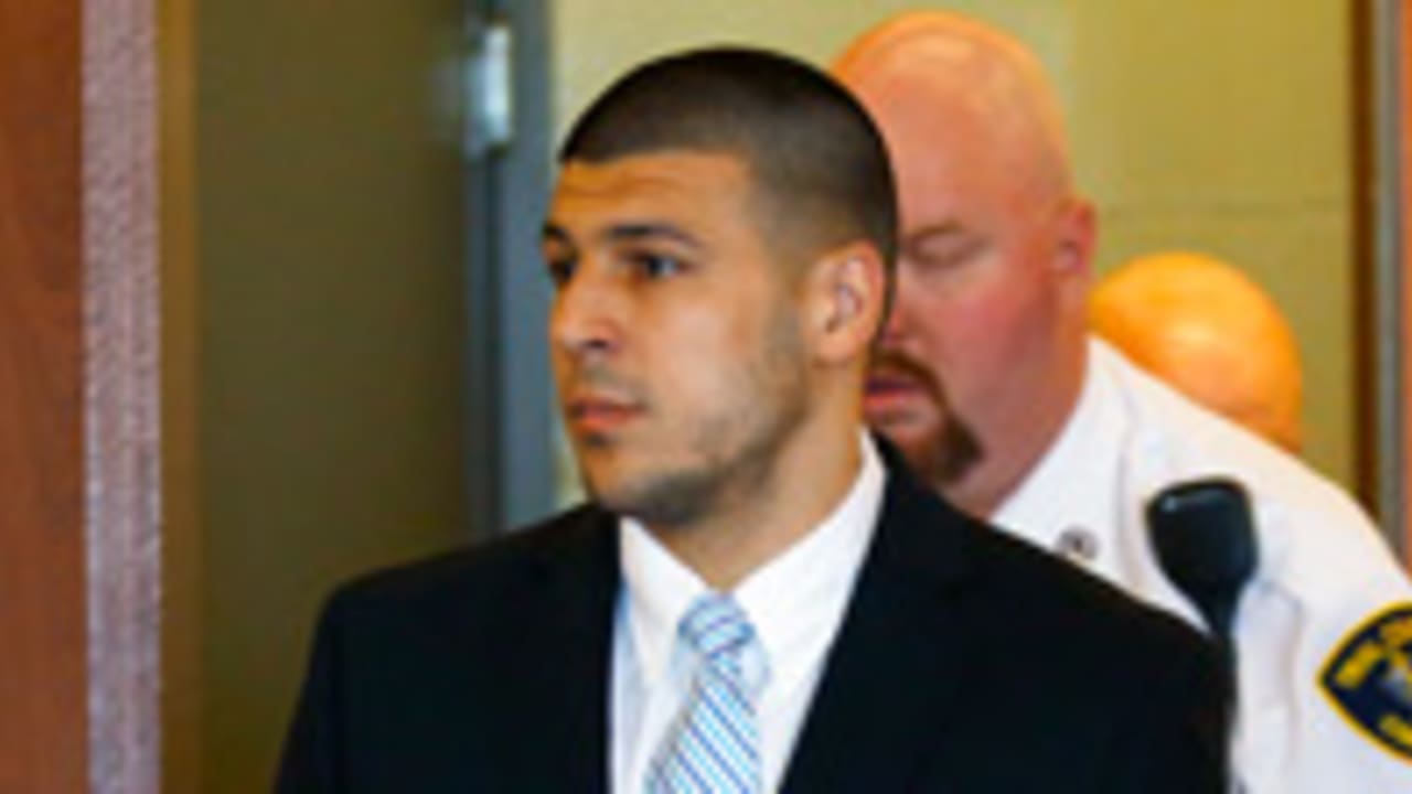 Did Aaron Hernandez break out of prison start coaching for Iowa