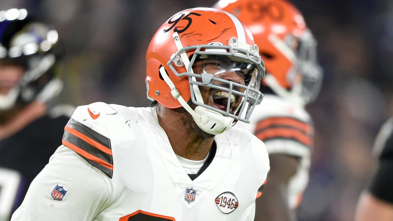 Myles Garrett Takes Heat for Dapping Up Lamar Jackson After 'Extraordinary'  Touchdown Throw