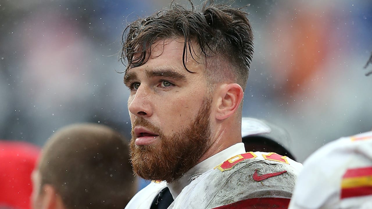 Travis-Kelce-170301-sl.jpg