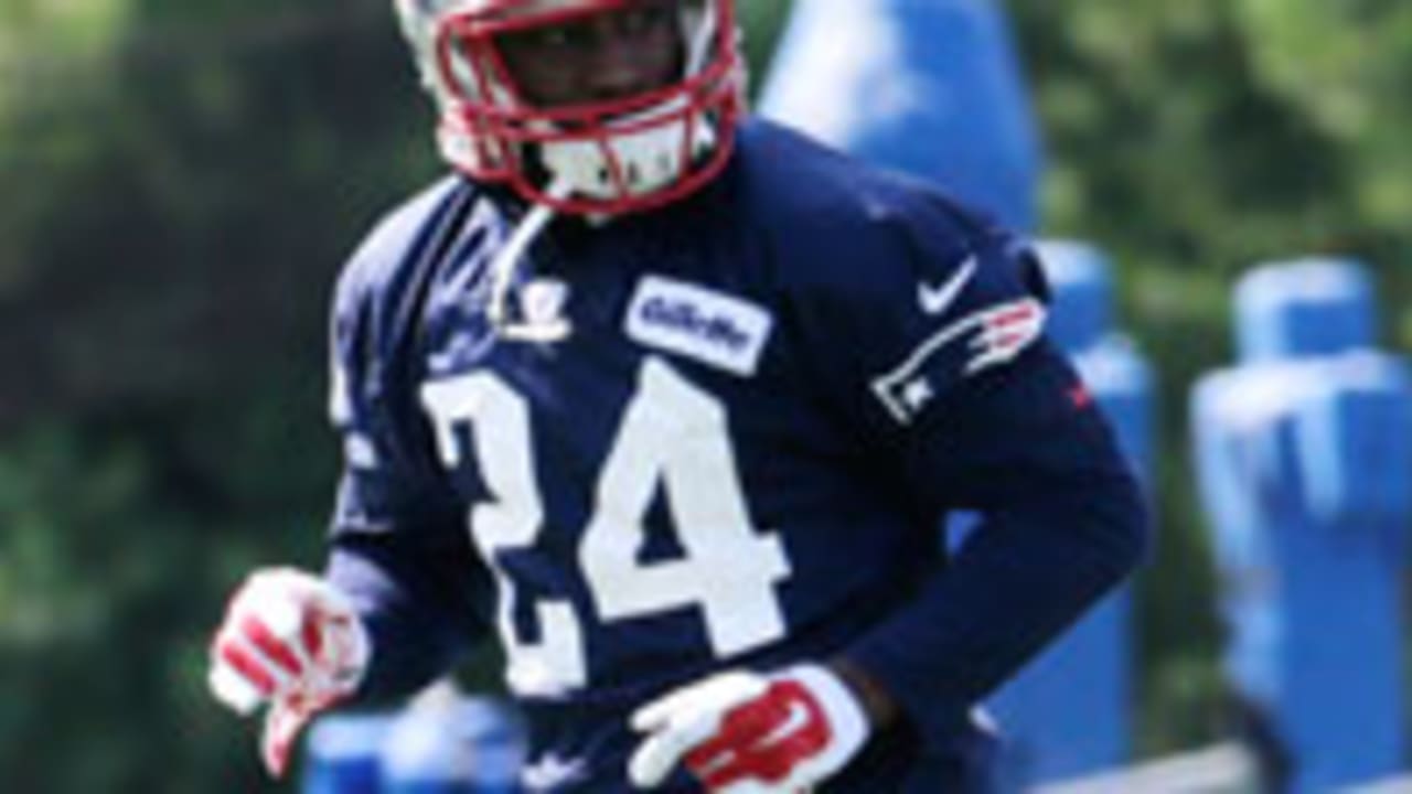 Revis-Darrelle-140726-SL.jpg