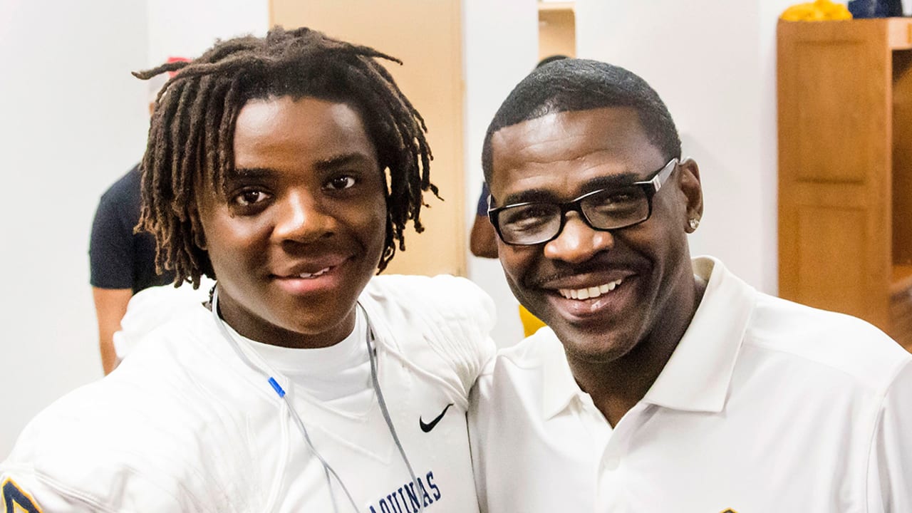 Michael-Irvin-160127-Spot.jpg
