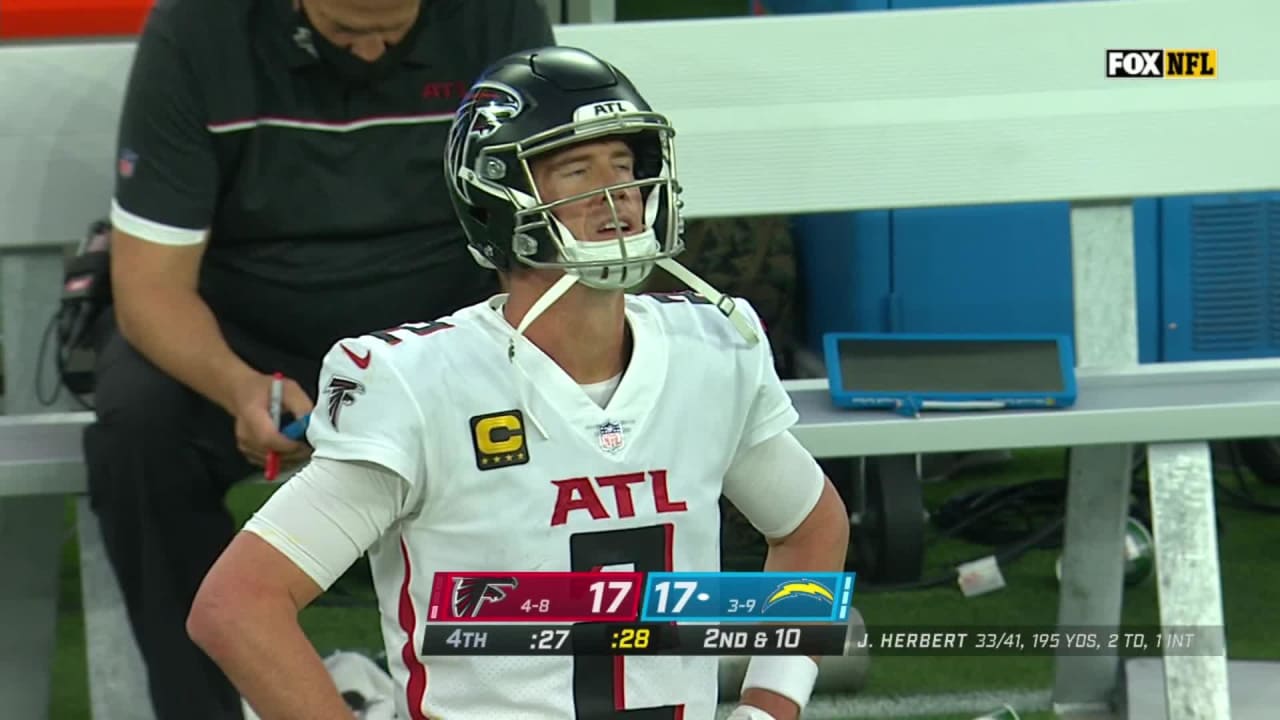 Matt Ryan's hand bleeds profusely during Falcons-Panthers game