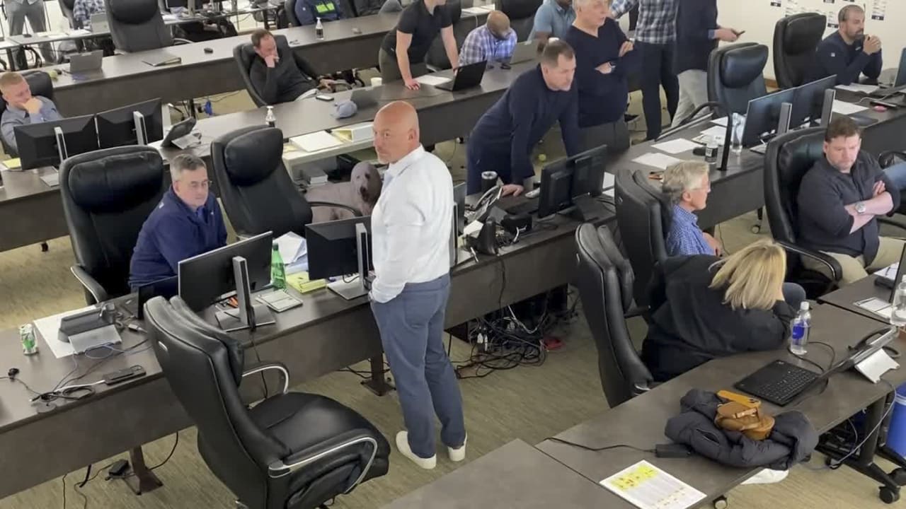 Seattle Seahawks on X: Live look inside our draft room 