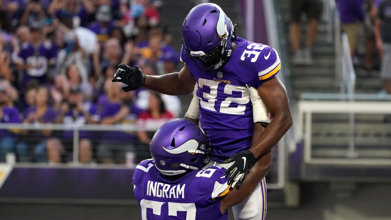 Minnesota Vikings running back Ty Chandler powers in for first touchdown of  game vs. San Francisco 49ers