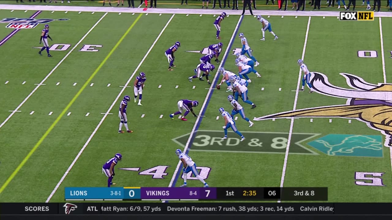 Danielle Hunter closes in on Blough for second sack of game