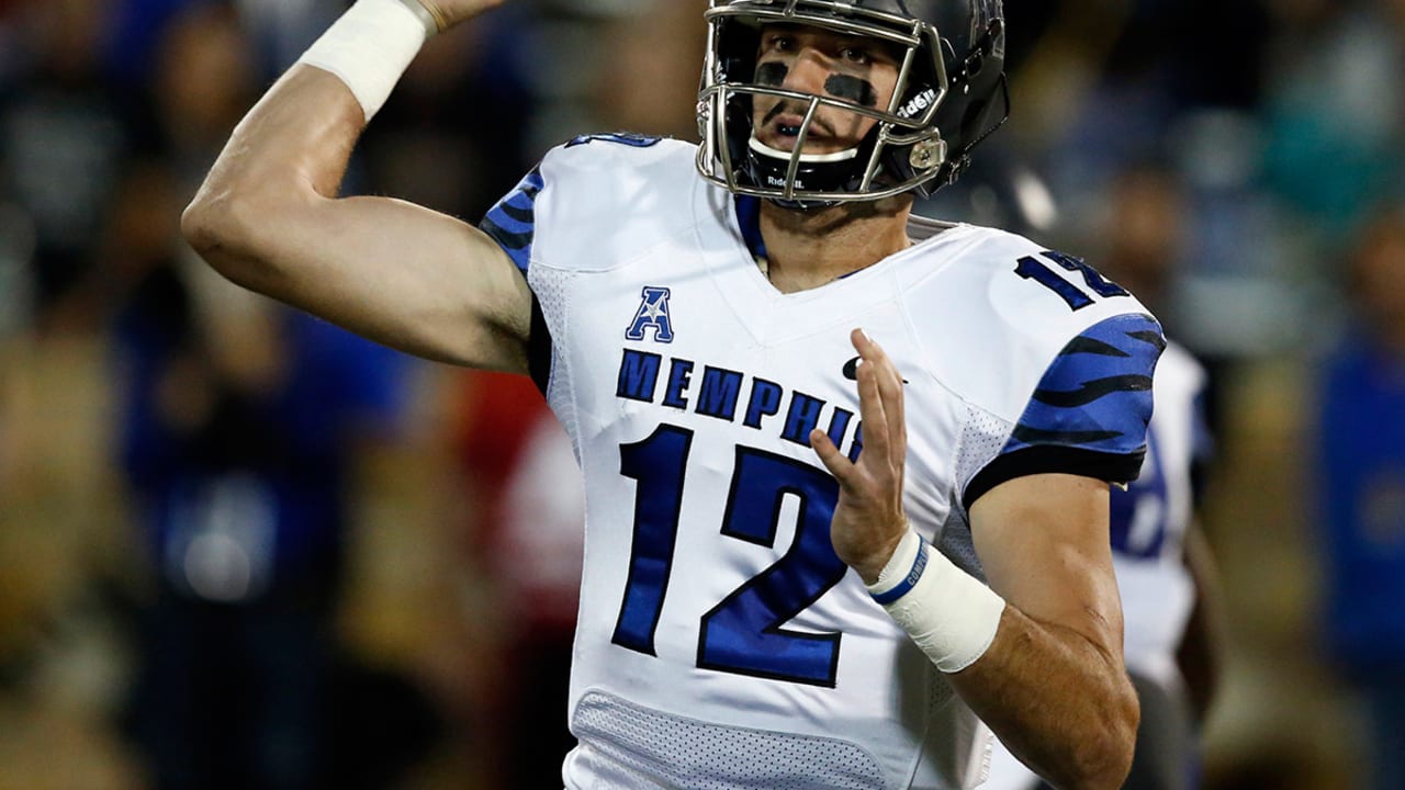 Paxton-Lynch-160118-SL