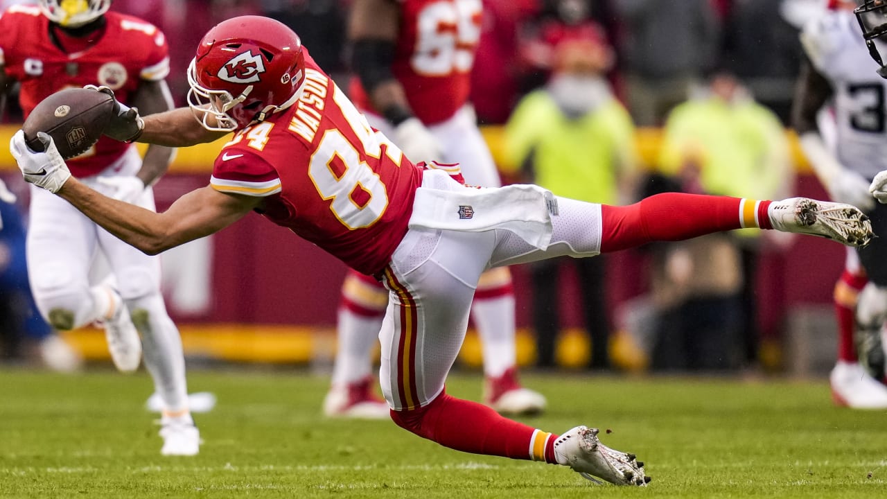Kansas City Chiefs wide receiver Justin Watson lays out to convert