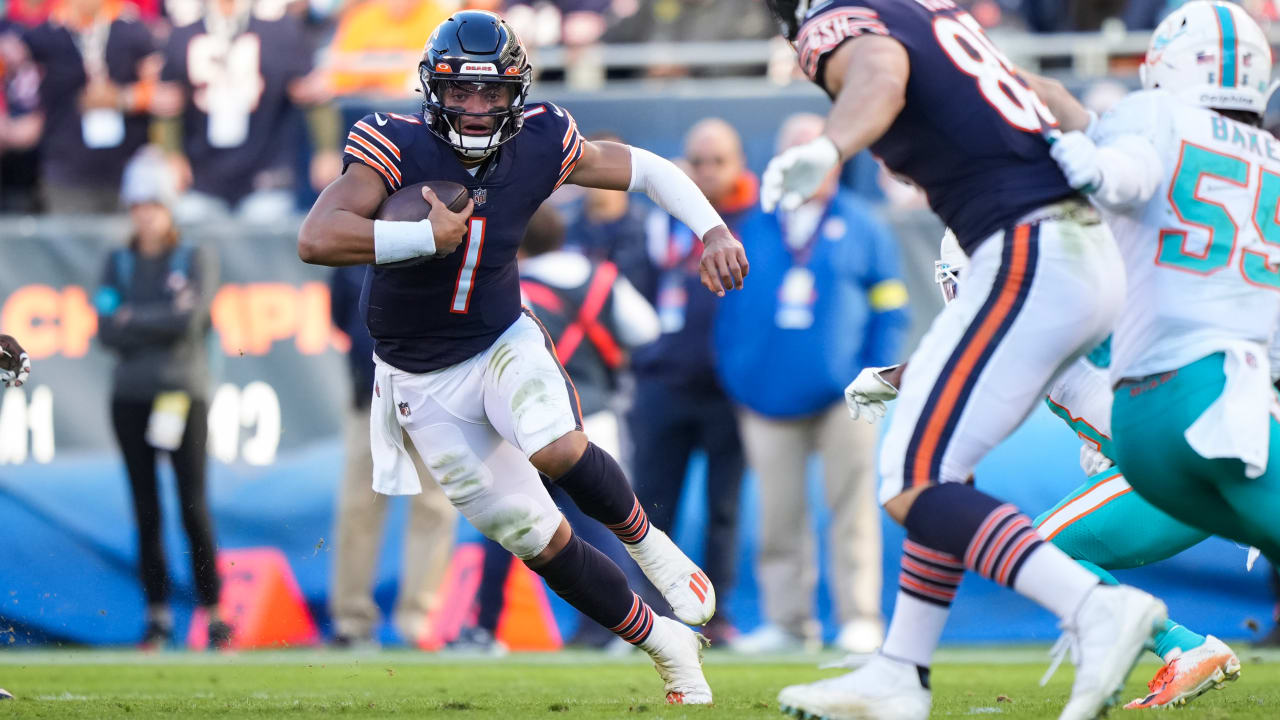 QB rushing record in sight for Bears' Fields with 3 games left