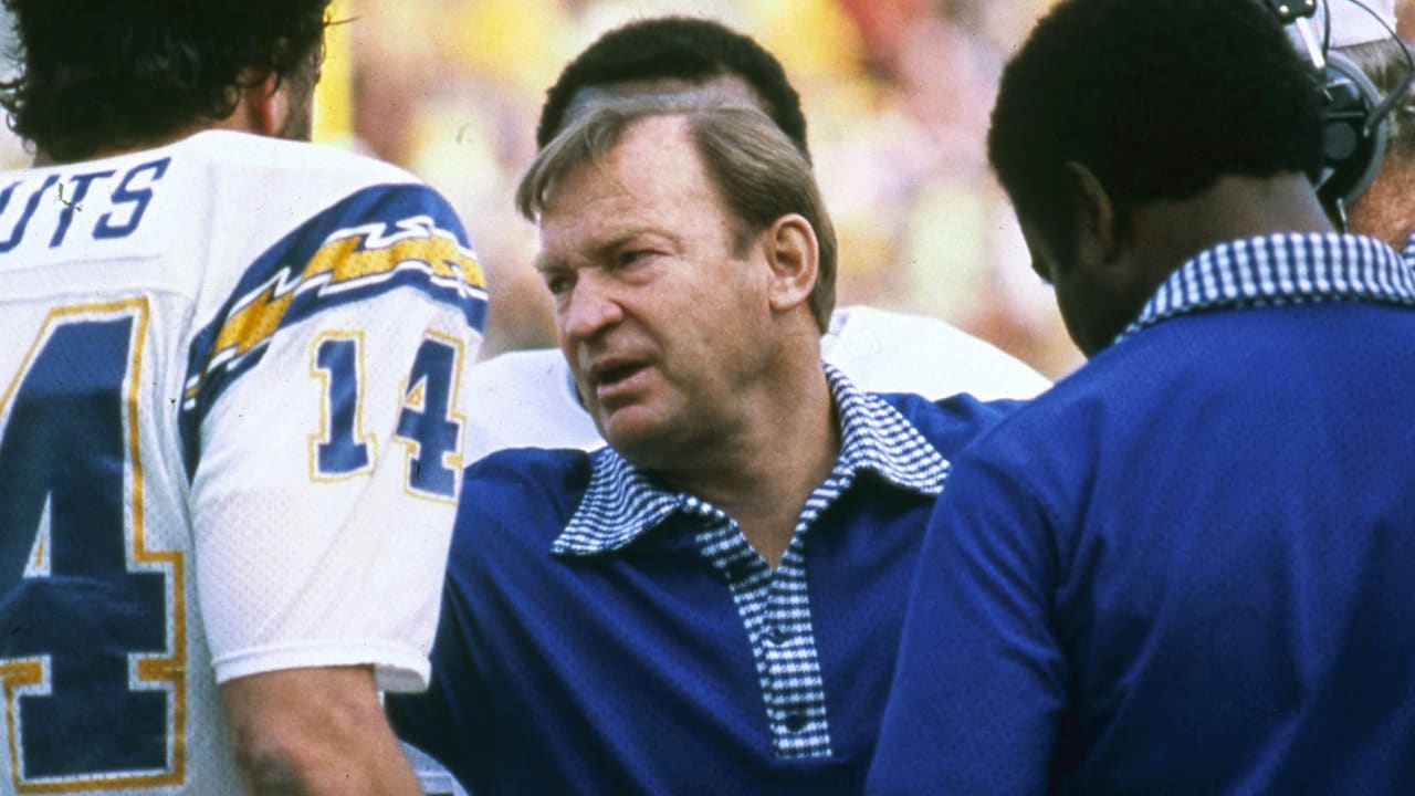 Dan Fouts will present Don Coryell for the Pro Football Hall of Fame