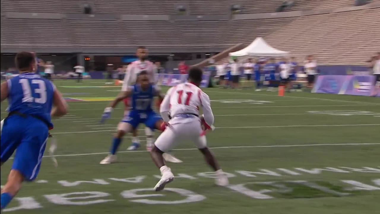 Team Mexico's flag football player Diana Flores connects with Sylvia  Contreras for pair's second touchdown of day