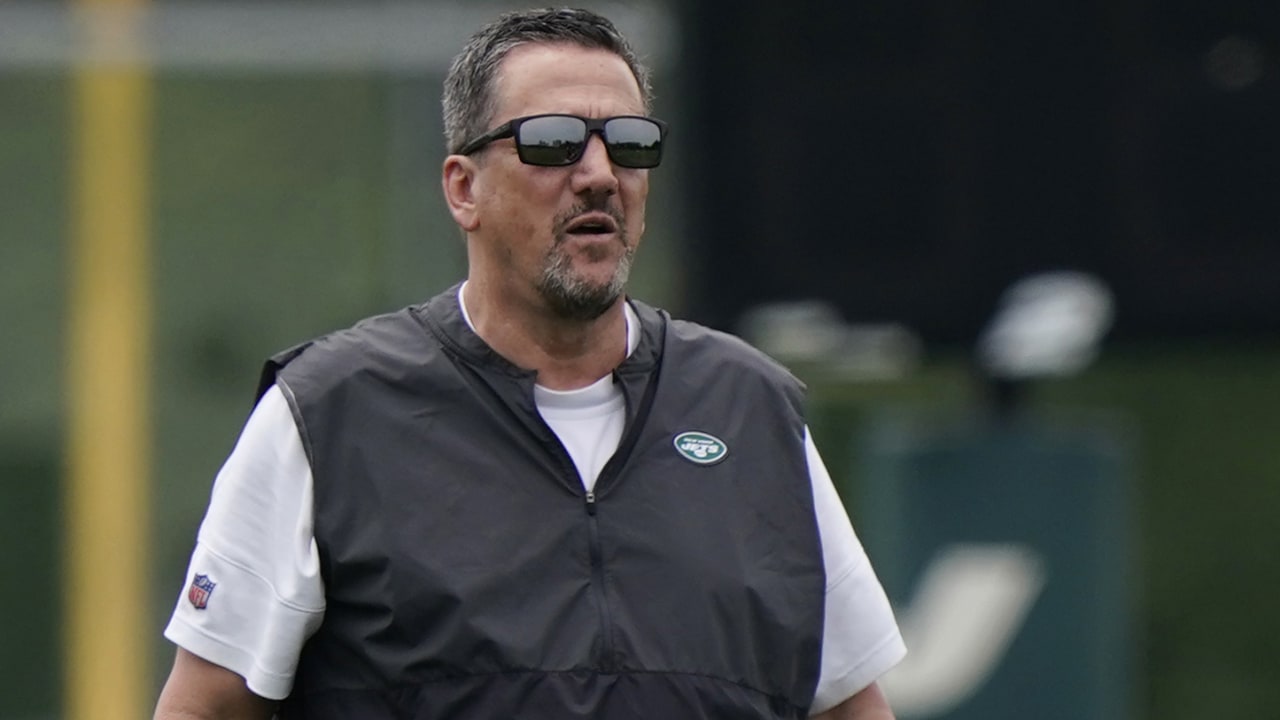 Jets assistant coach returns from being hospitalized after