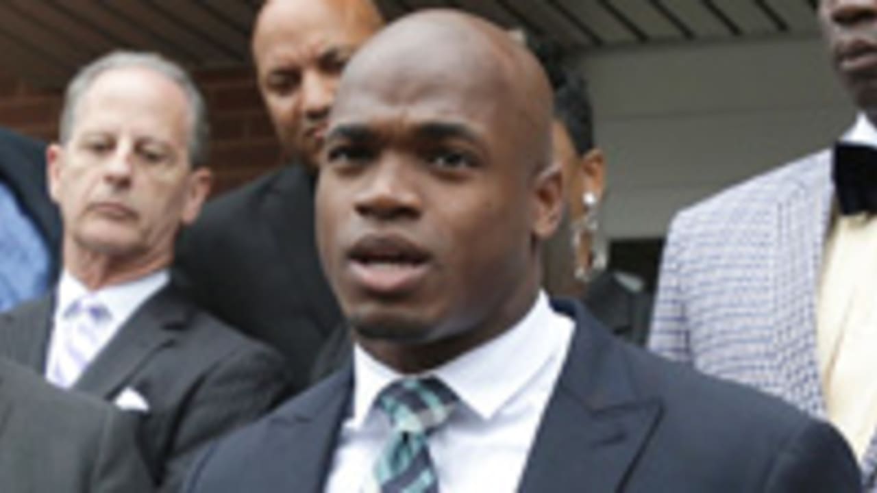 Adrian Peterson-141121-Spot.jpg
