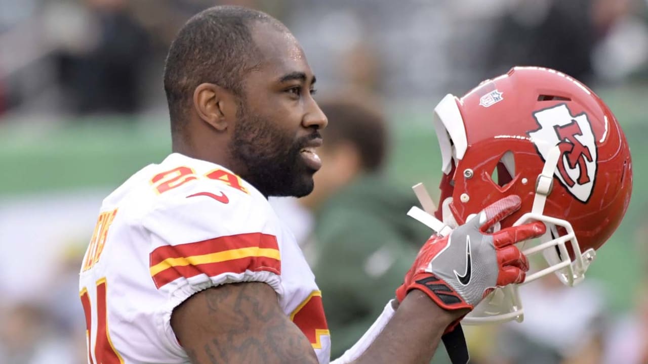 DARRELLE_REVIS_1204
