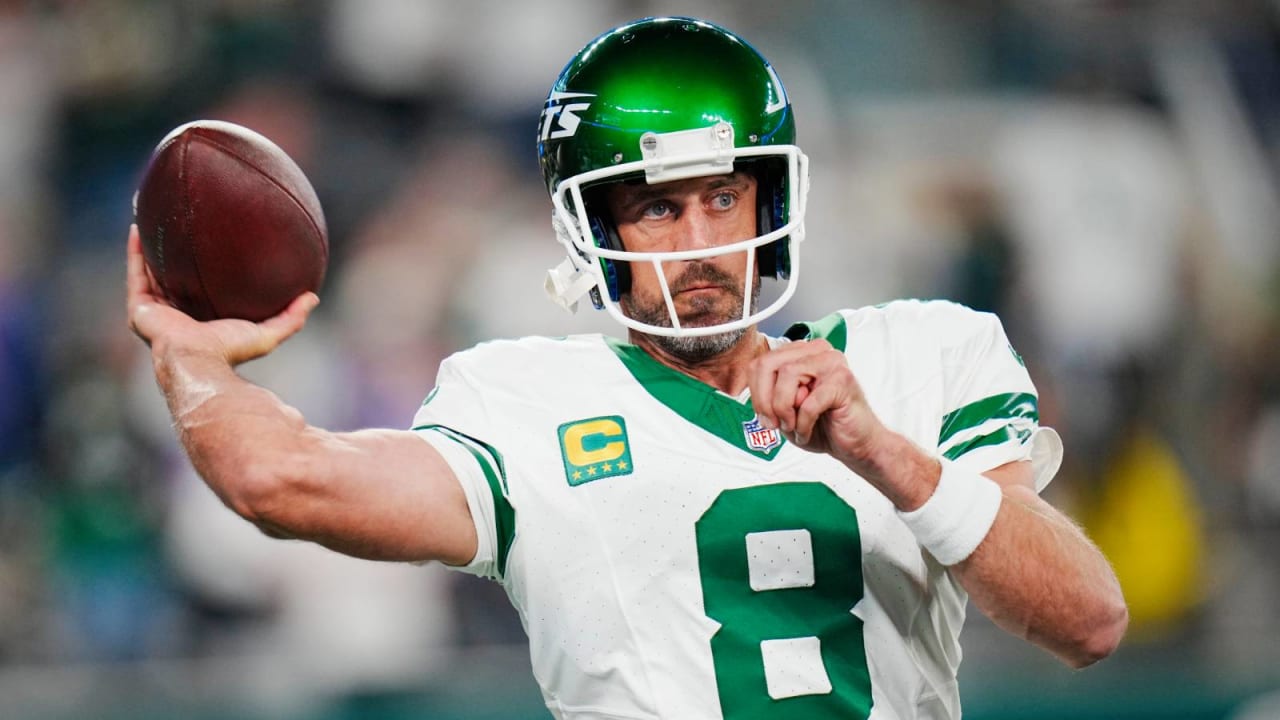 Jets QB Aaron Rodgers mikt op een mogelijke terugkeer naar de play-offs na een innovatieve operatie aan een gescheurde achillespees