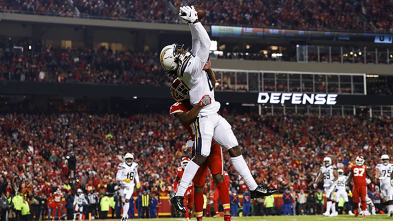 Mike Williams gets major air on jump-ball TD over Steven Nelson