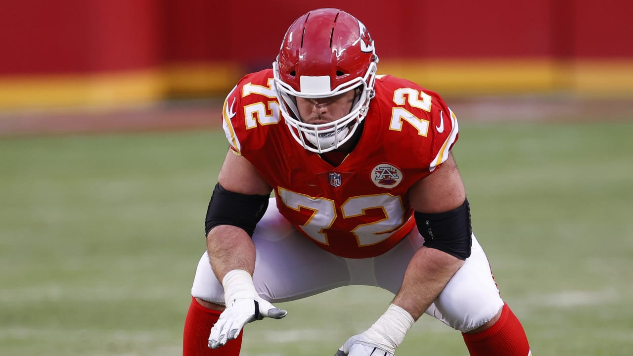 Top pick Eric Fisher moves to right side of Chiefs line