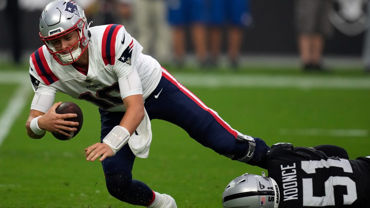 Las Vegas Raiders linebacker Malcolm Koonce picks up a 13-yard sack on New  England Patriots quarterback Mac Jones on third down