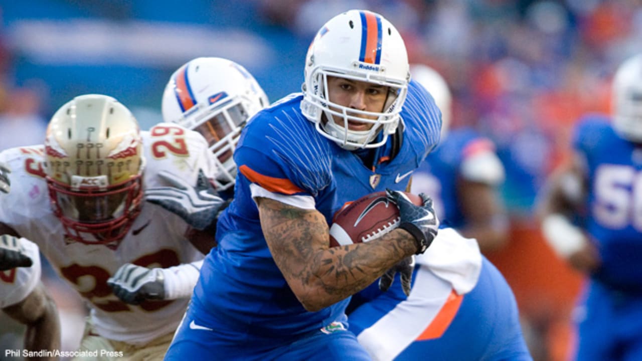 Aaron Hernandez featured in Gators 2014 calendar