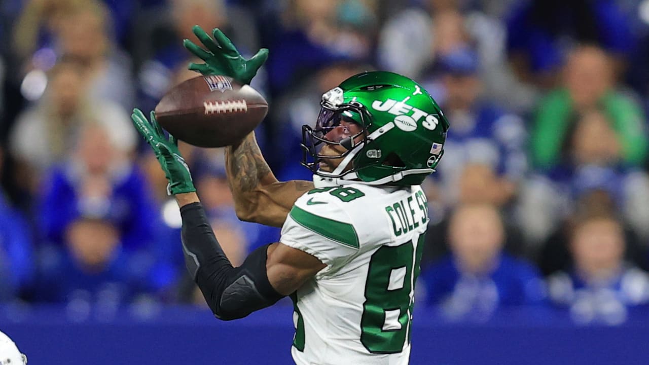 New York Jets wide receiver Keelan Cole Sr. hangs on to helicopter