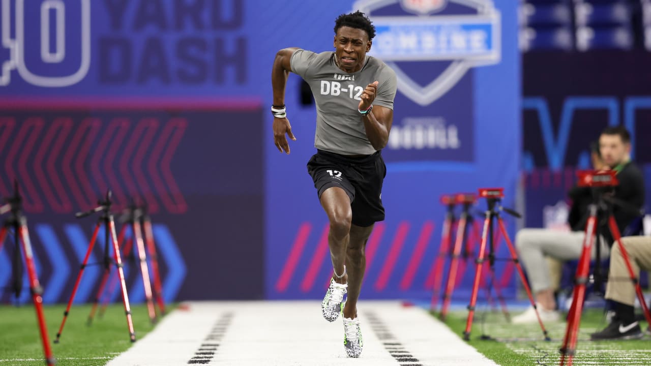 Cornerback Emmanuel Forbes runs official 4.35second 40yard dash at