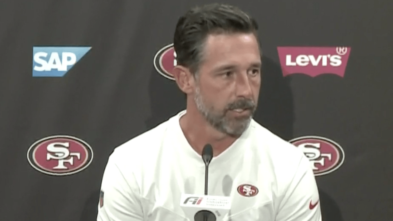 Kyle Shanahan Demands NFLPA Player Director To Get Off the Field