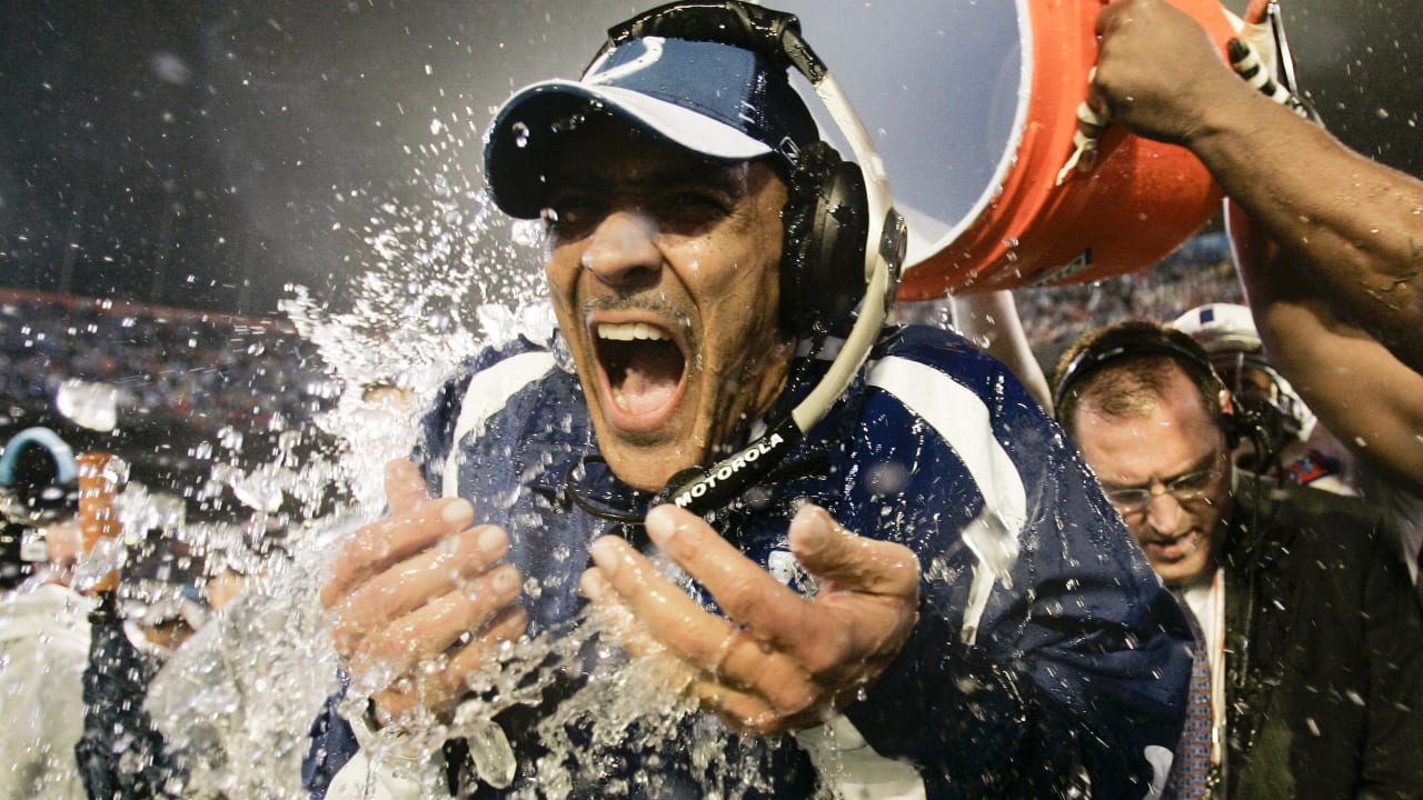 Legendary coach Tony Dungy speaks about leadership on the campus