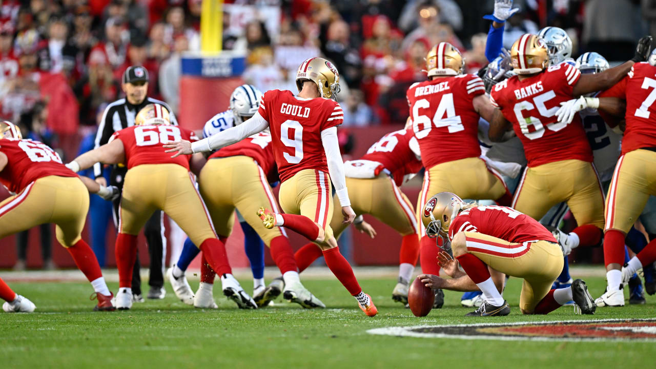 San Francisco 49ers kicker Robbie Gould's 50-yard FG gives 49ers a  three-point lead at halftime