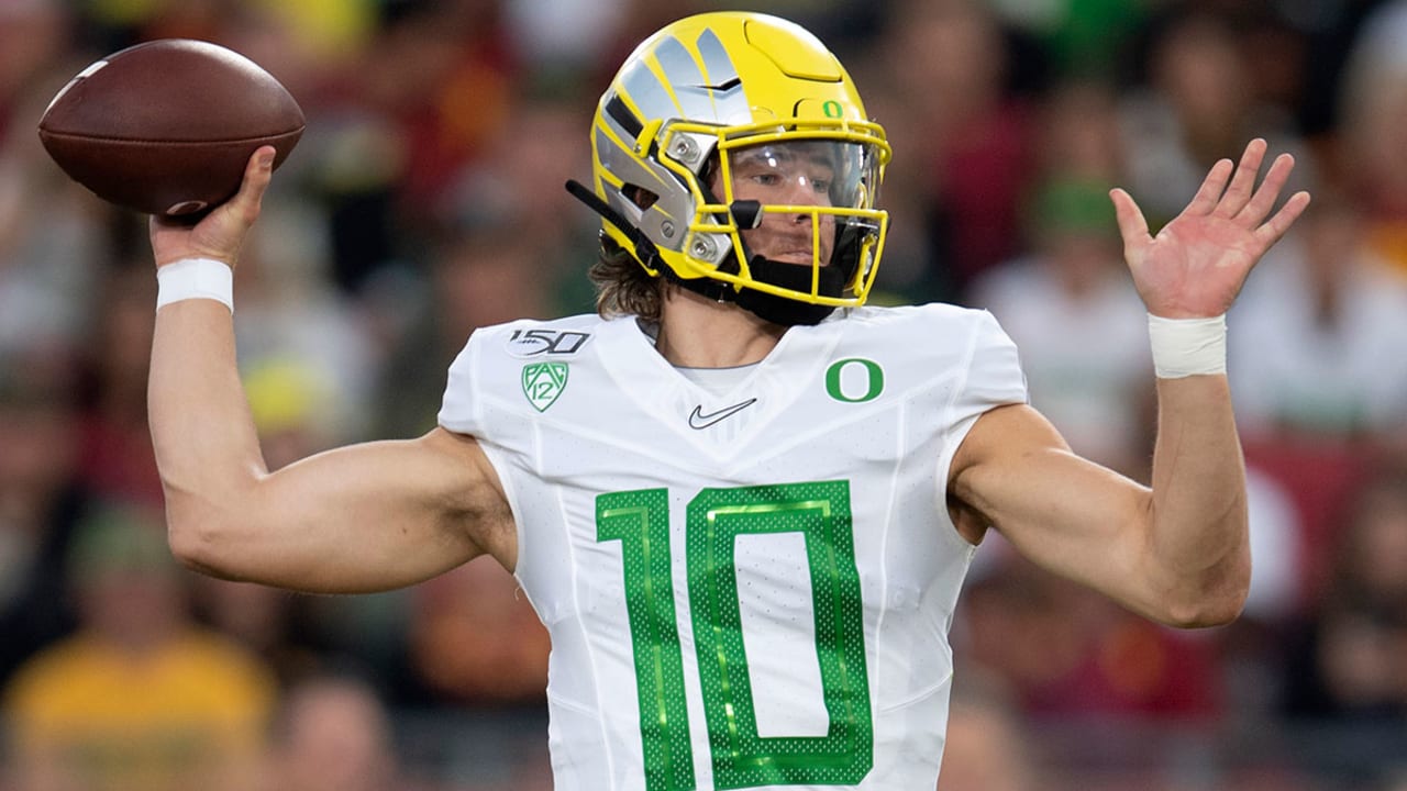 Campbell Trophy: Oregon Ducks QB Justin Herbert wins Academic Heisman