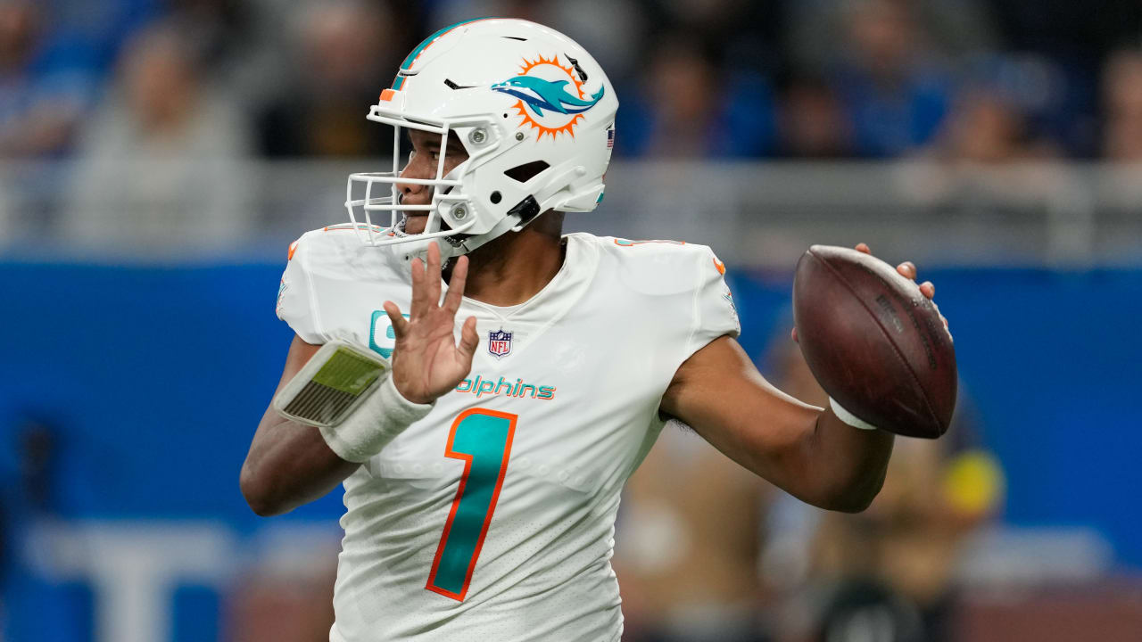 Can't-Miss Play: Miami Dolphins quarterback Tua Tagovailoa and wide  receiver Tyreek Hill combine to give Dolphins lead with 1:45 left