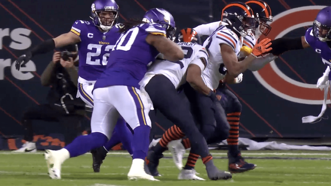 Replay rewards Minnesota Vikings with fumble recovery on Chicago