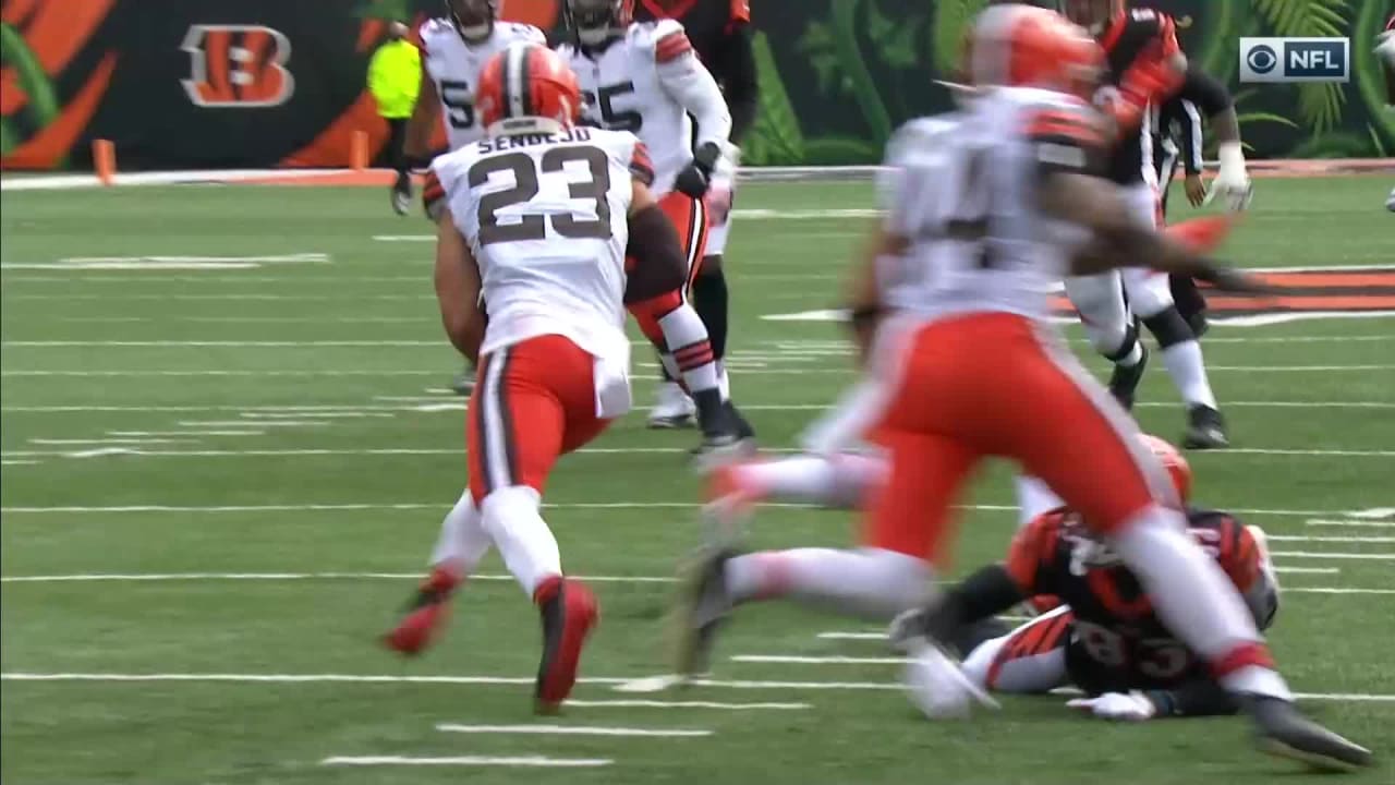 Cincinnati Bengals cornerback Darius Phillips nabs interception with ...