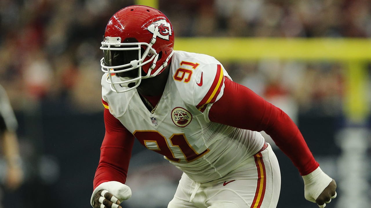 Tamba Hali agrees to three-year deal with Chiefs