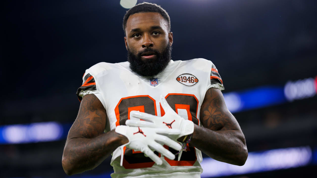 PFF: Ex-Saints slot receiver Jarvis Landry should sign with Falcons