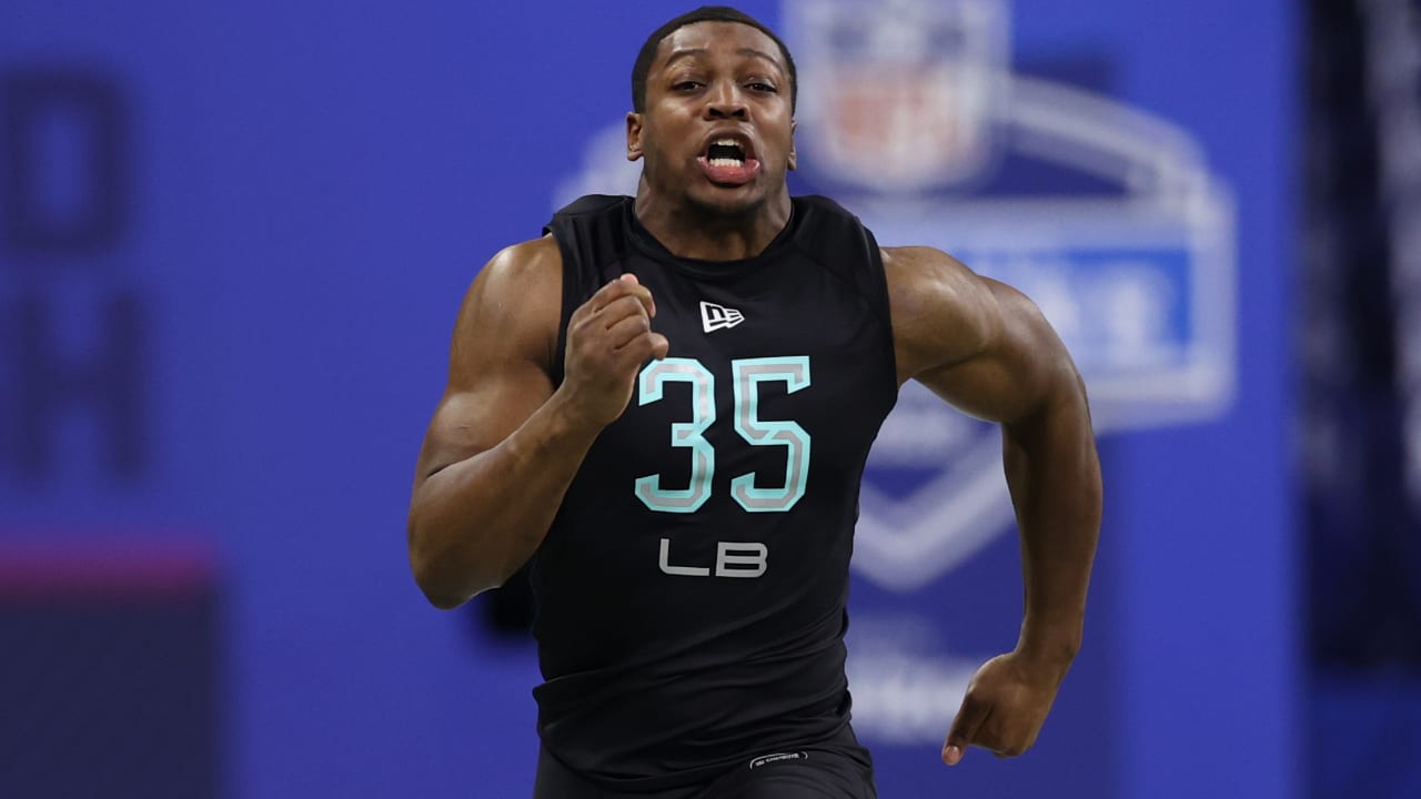 Linebacker Channing Tindall runs official 4.47-second 40-yard dash at 2022  combine