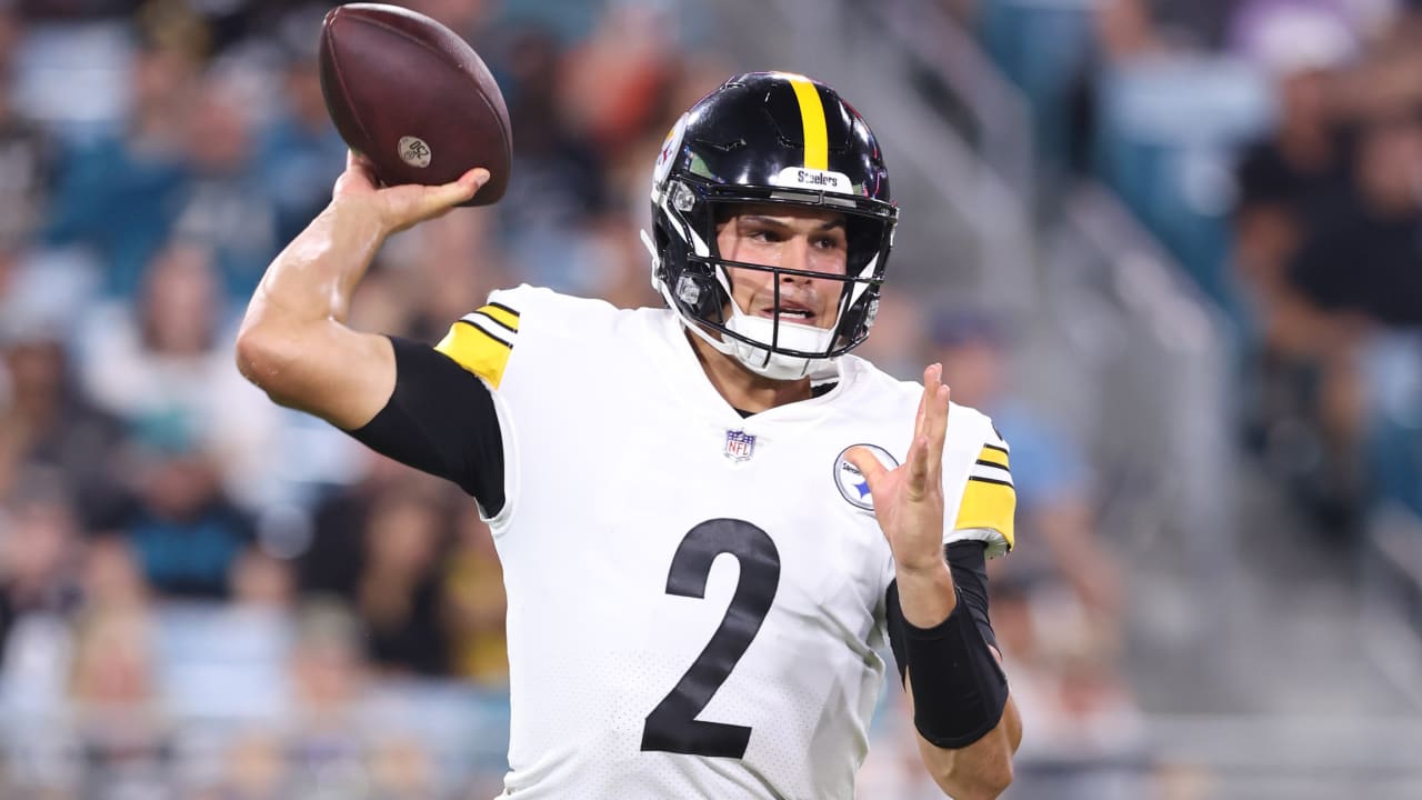 Pittsburgh Steelers quarterback Mason Rudolph calmly connects with ...