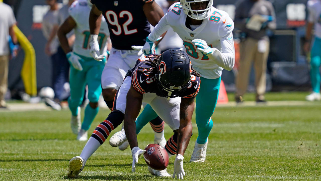 Chicago Bears defensive back Dionte Ruffin scoops forced fumble by