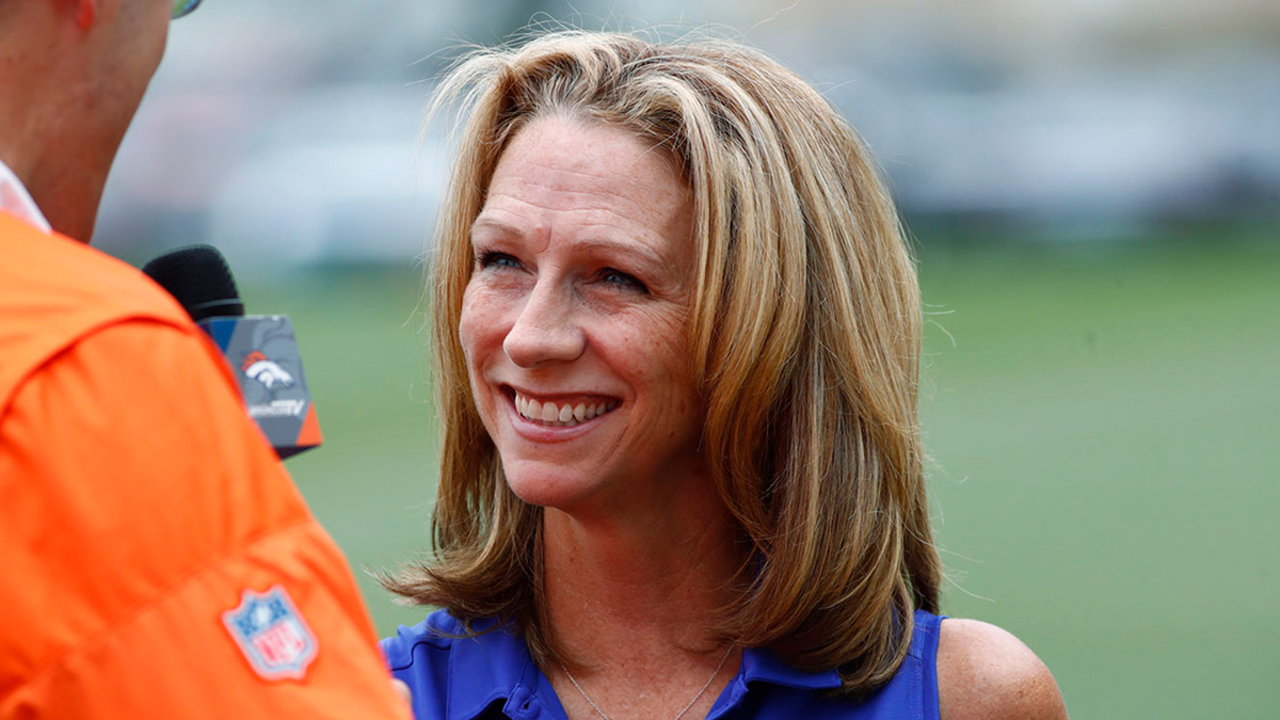 Meet Beth Mowins: MNF announcer explains how to call your first